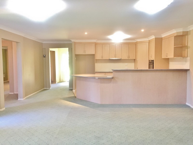 8 Major Court, Cashmere QLD 4500