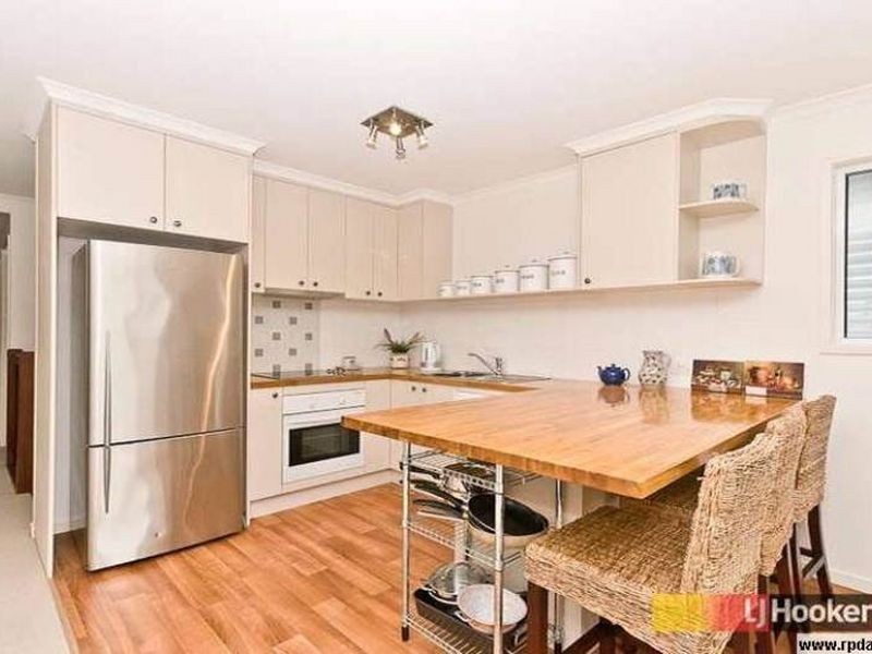 19 Agnes Street, Shorncliffe QLD 4017