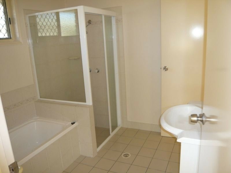 4 Petunia Close, Fitzgibbon QLD 4018