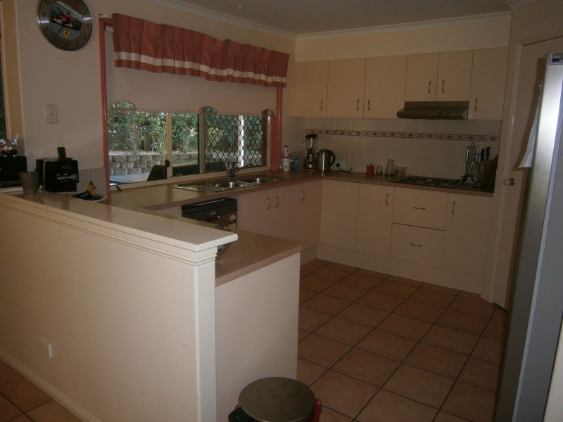2 Glendore Court, Eatons Hill QLD 4037