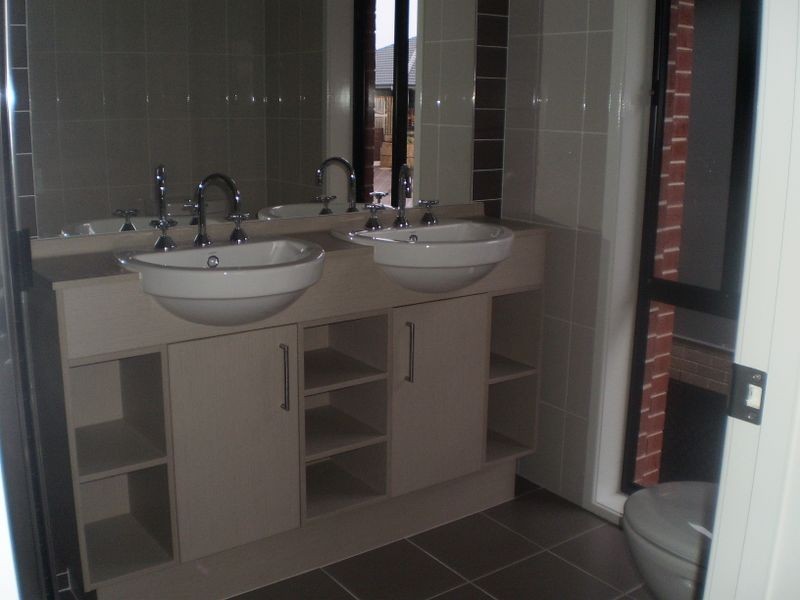 52 Merimbula Crescent, Fitzgibbon QLD 4018