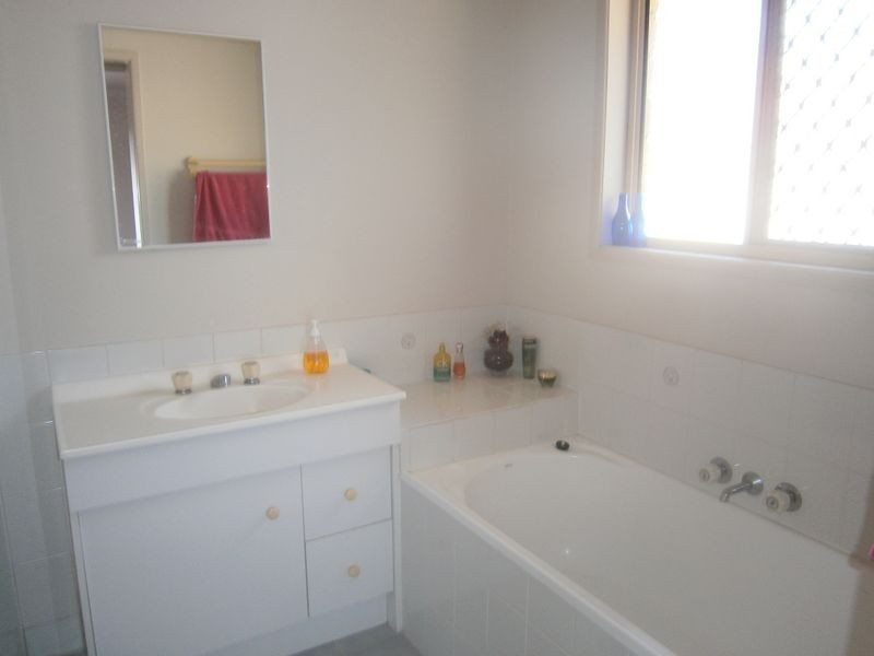 11 Rose Crescent, Fitzgibbon QLD 4018