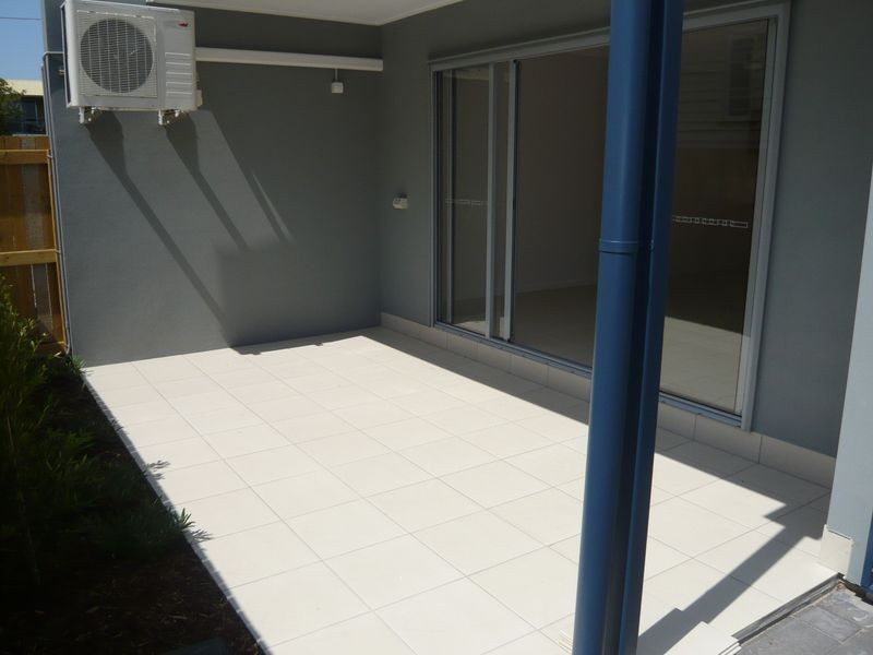 2/25 Grasspan Street, Zillmere QLD 4034