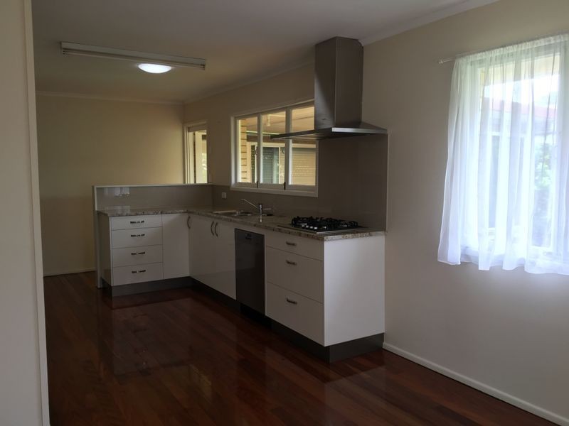 11 Pacific Street, Chermside West QLD 4032