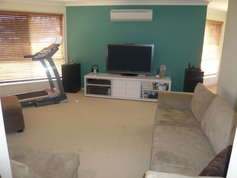 9 Handel Court, Eatons Hill QLD 4037