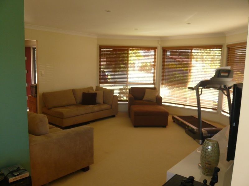 9 Handel Court, Eatons Hill QLD 4037