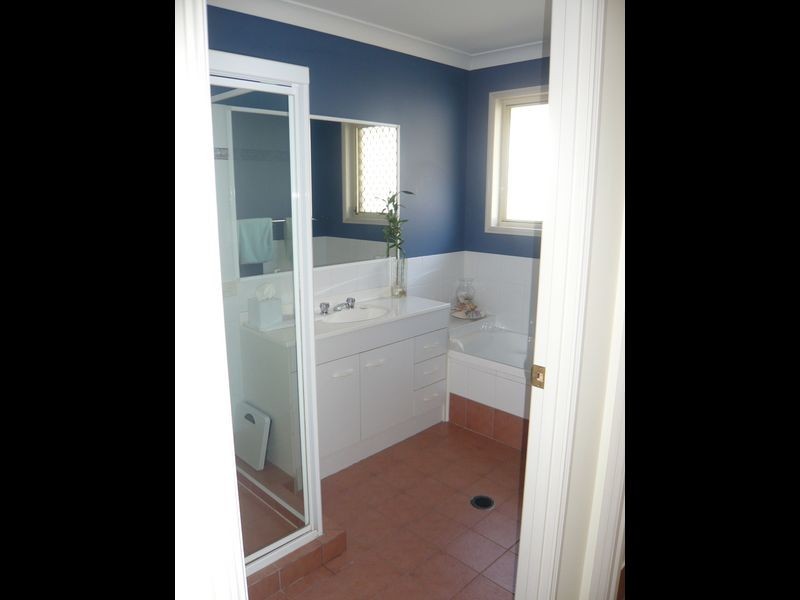 9 Handel Court, Eatons Hill QLD 4037