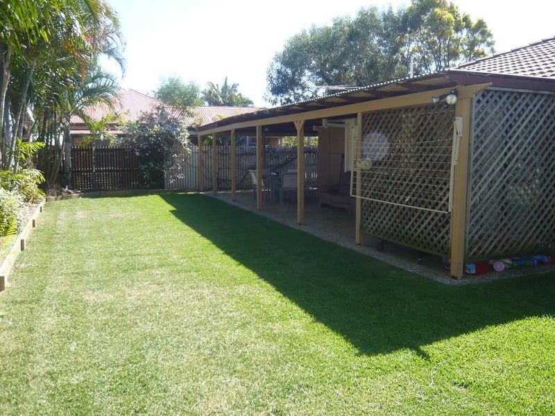 17 Desert Willow Way, Fitzgibbon QLD 4018