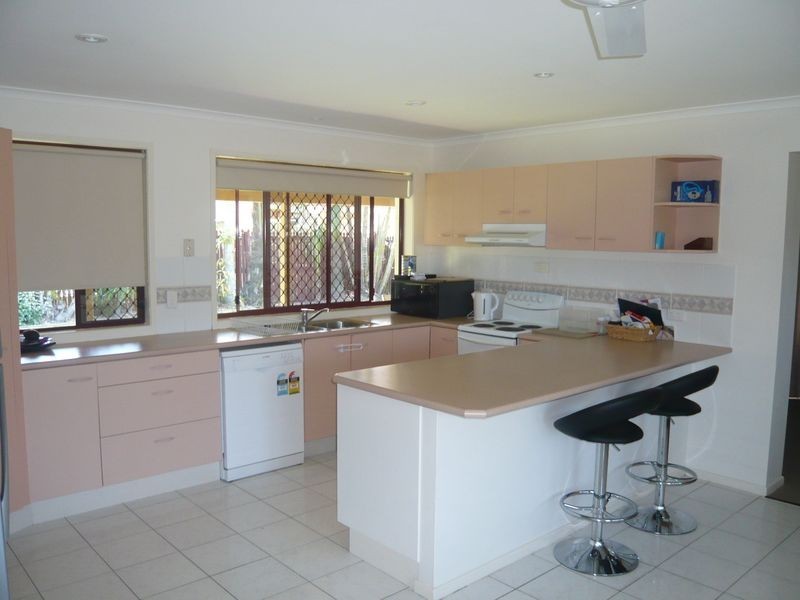 17 Desert Willow Way, Fitzgibbon QLD 4018