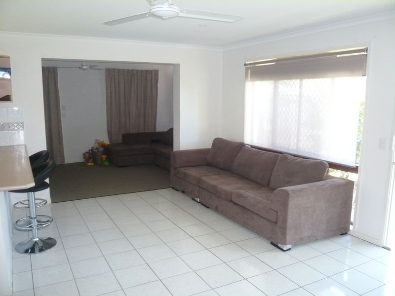 17 Desert Willow Way, Fitzgibbon QLD 4018