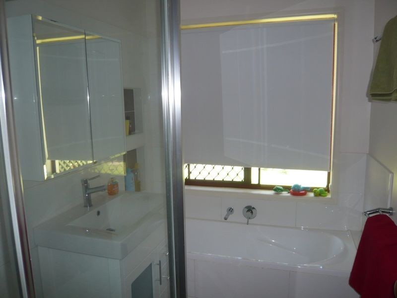 17 Desert Willow Way, Fitzgibbon QLD 4018