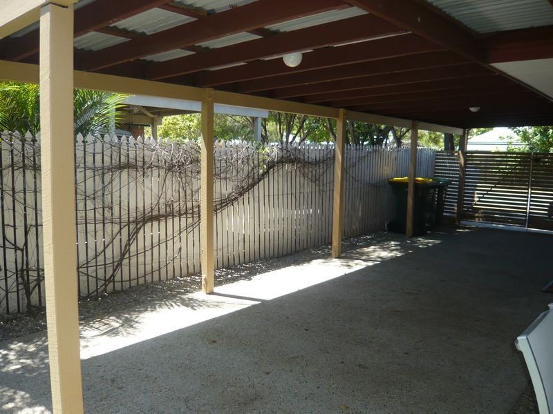 17 Desert Willow Way, Fitzgibbon QLD 4018