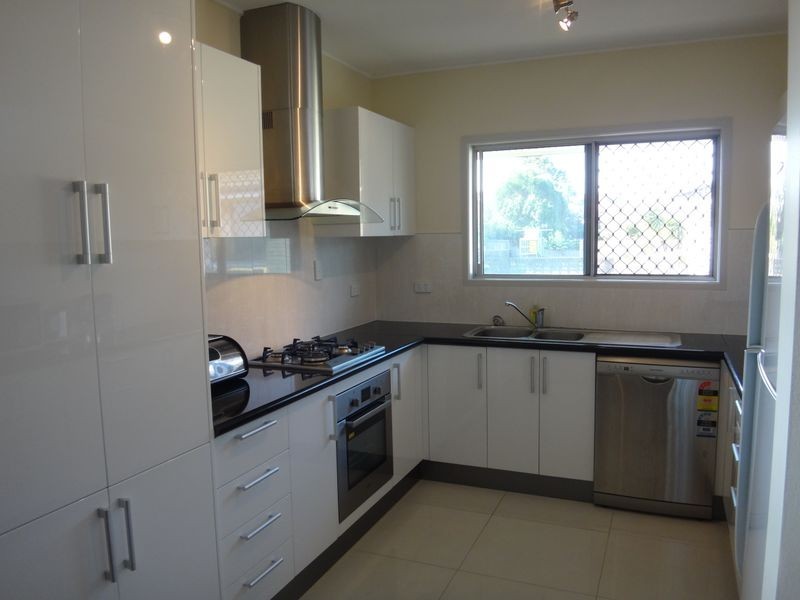 10 Leeside Street, Aspley QLD 4034