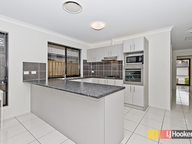 19 Merimbula Crescent, Fitzgibbon QLD 4018