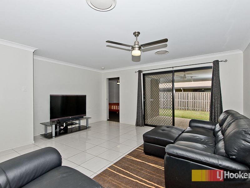 19 Merimbula Crescent, Fitzgibbon QLD 4018