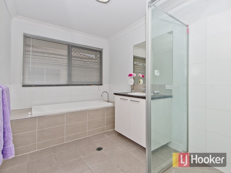 18 Castlewellan Circuit, Warner QLD 4500