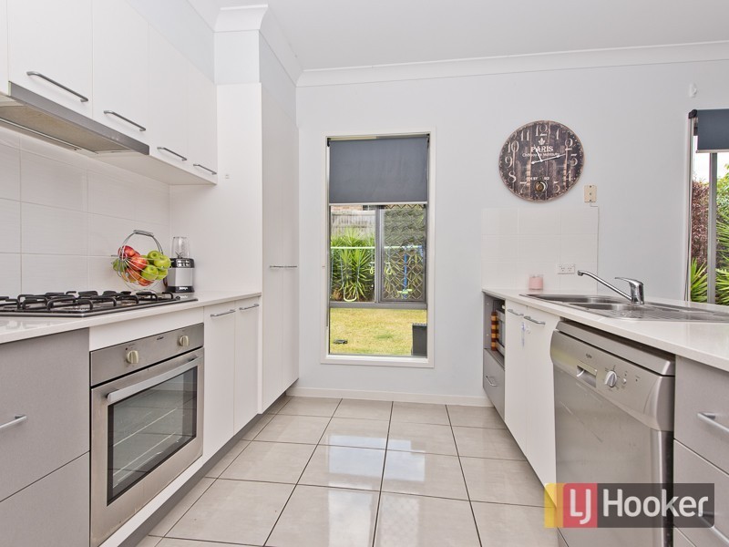 18 Castlewellan Circuit, Warner QLD 4500