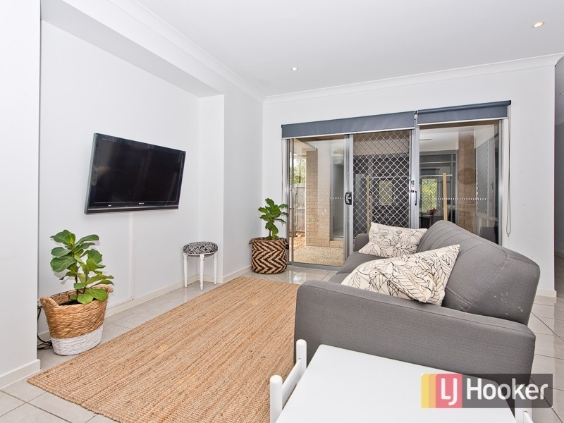 18 Castlewellan Circuit, Warner QLD 4500