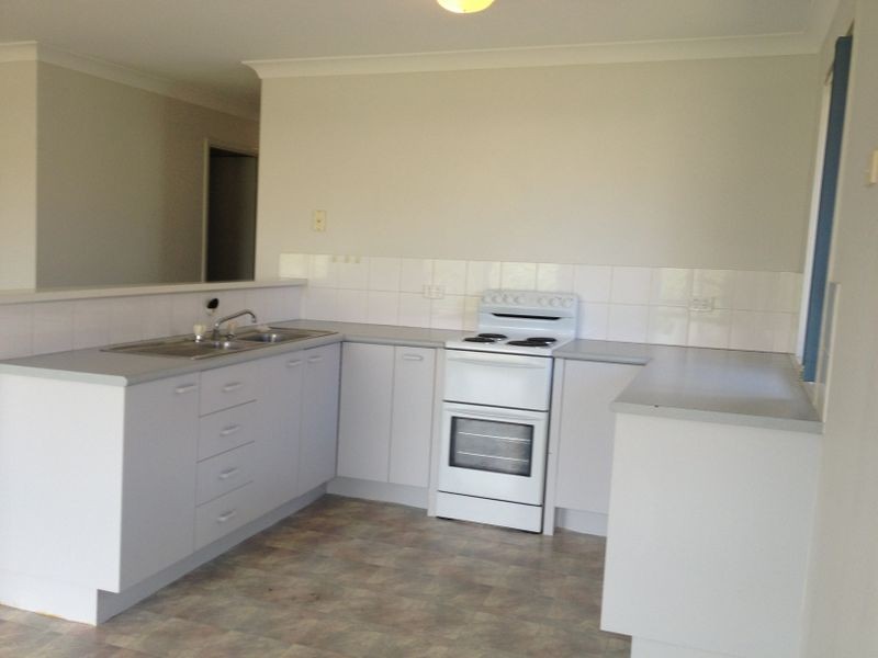 40 Silkyoak Cct, Fitzgibbon QLD 4018