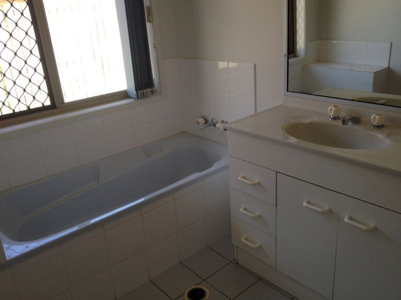 40 Silkyoak Cct, Fitzgibbon QLD 4018