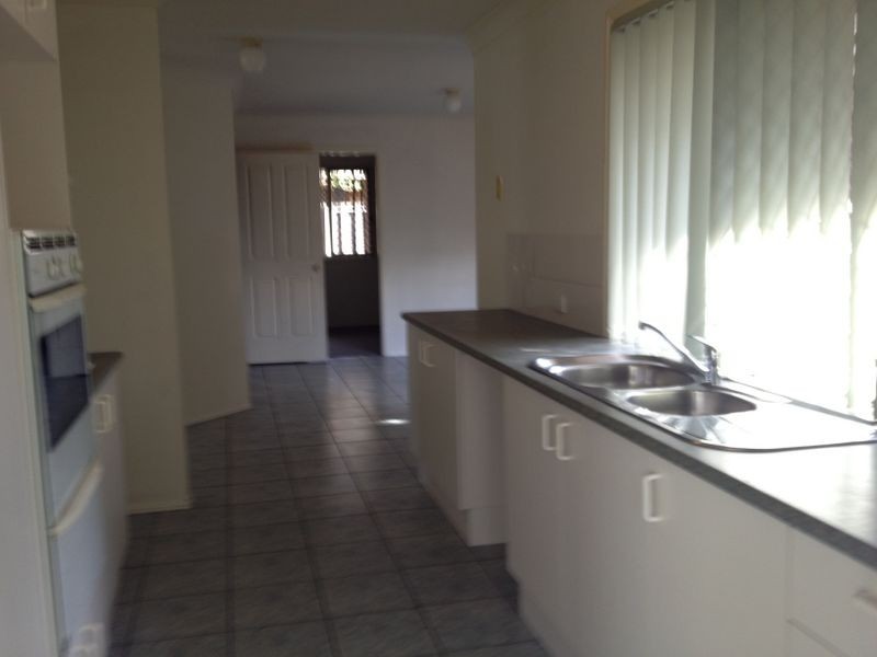 4 Jarrah Place, Fitzgibbon QLD 4018