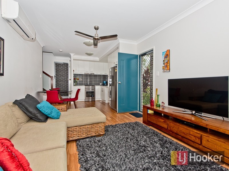 1 Broadwater Lane, Fitzgibbon QLD 4018