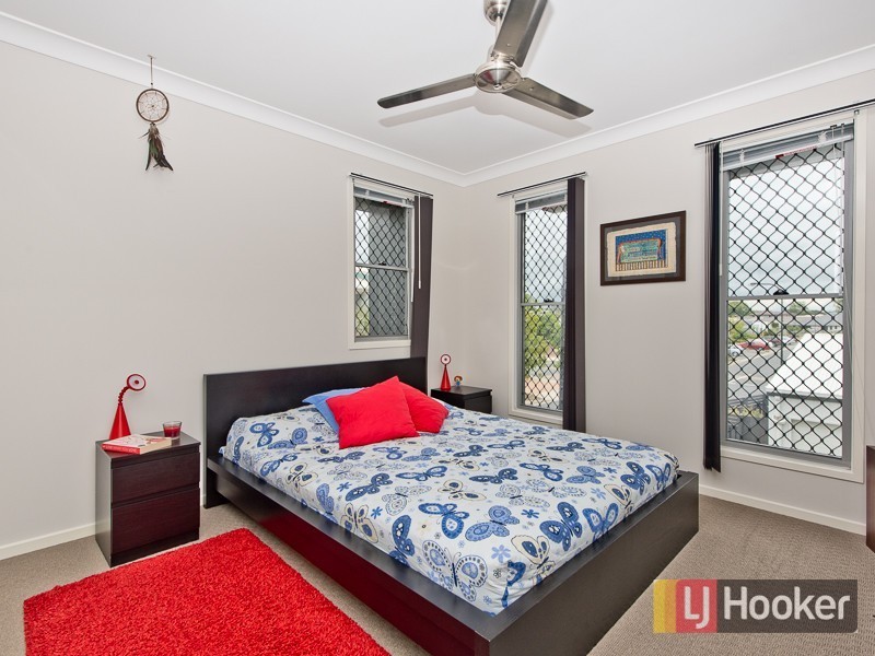 1 Broadwater Lane, Fitzgibbon QLD 4018