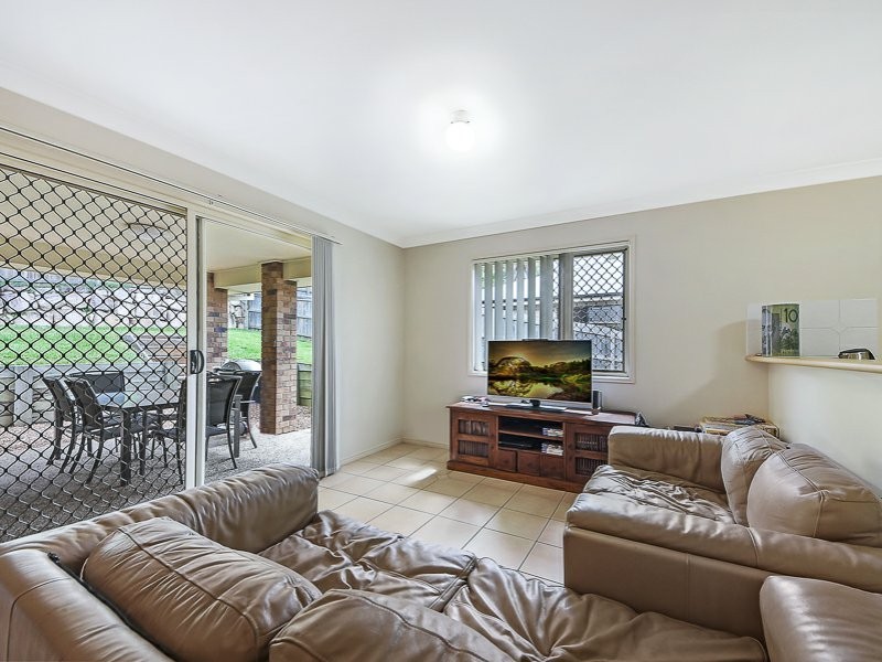 140 Saraband Drive, Eatons Hill QLD 4037