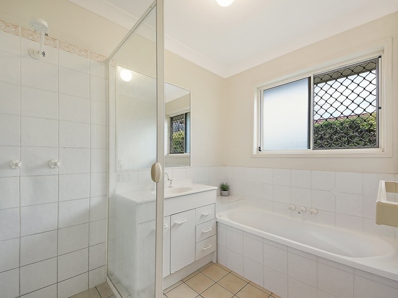 140 Saraband Drive, Eatons Hill QLD 4037