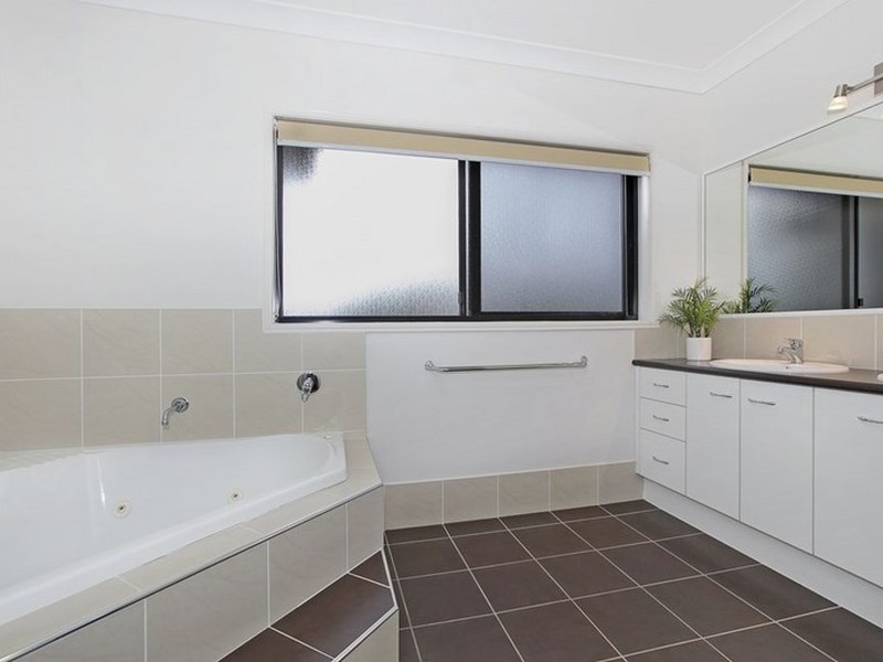 20 Grange Avenue, Carseldine QLD 4034