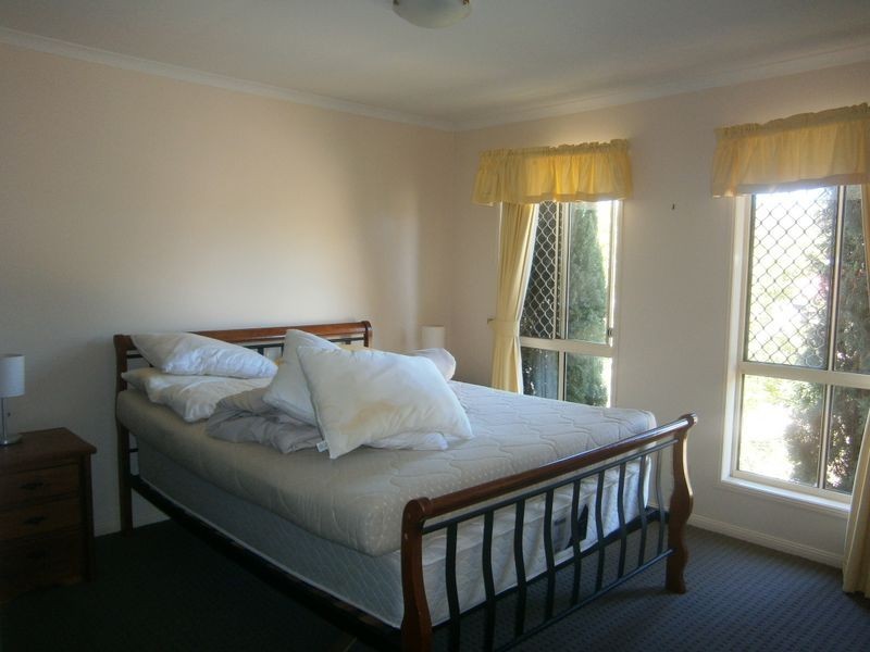 2 Glendore Court, Eatons Hill QLD 4037