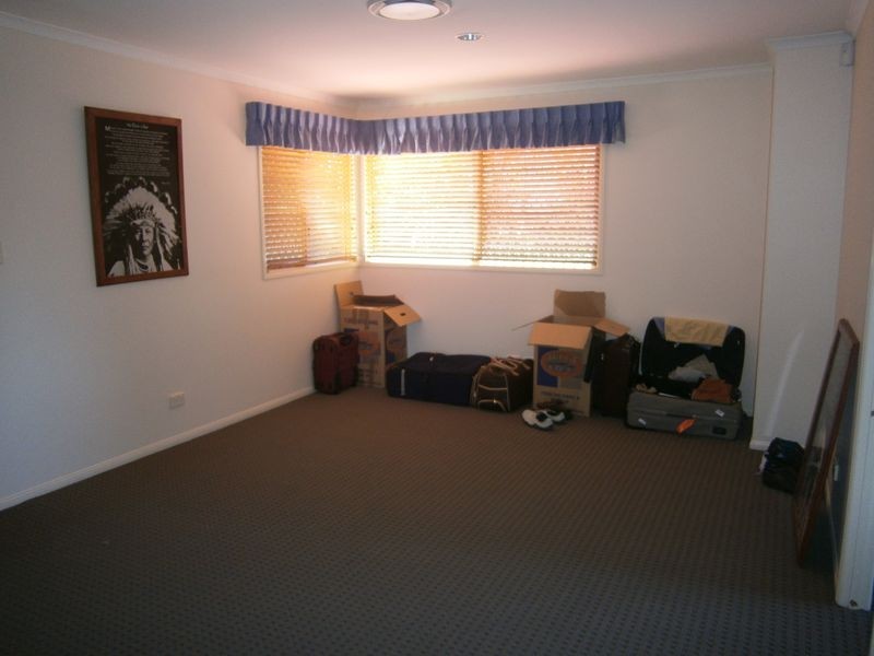 2 Glendore Court, Eatons Hill QLD 4037