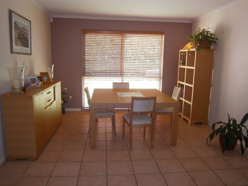 2 Glendore Court, Eatons Hill QLD 4037