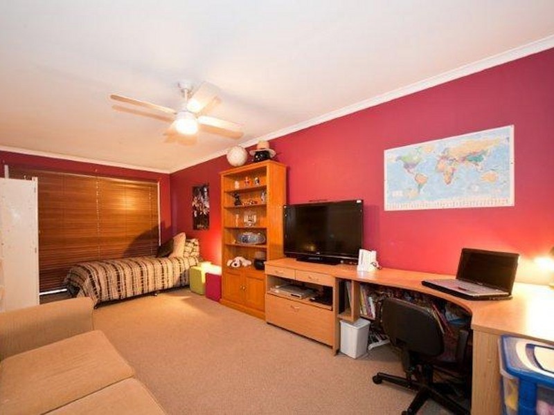 3 Pine Tree Close, Fitzgibbon QLD 4018