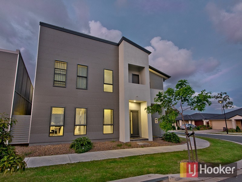 22 Blue Mountains Crescent, Fitzgibbon QLD 4018