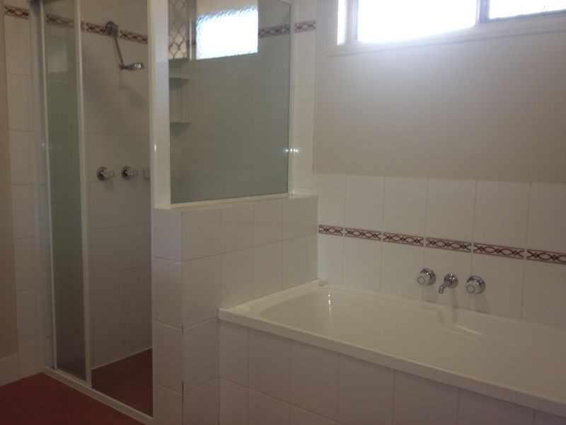 106 Silkyoak Cct, Fitzgibbon QLD 4018