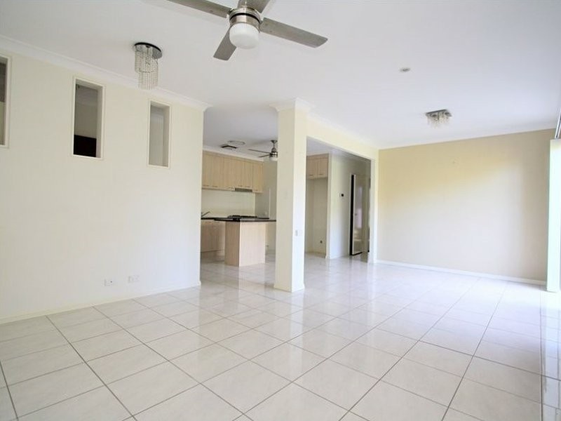 18 Diamantina Cres, Fitzgibbon QLD 4018