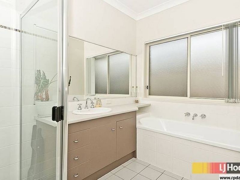 62 Petrie Crescent, Aspley QLD 4034