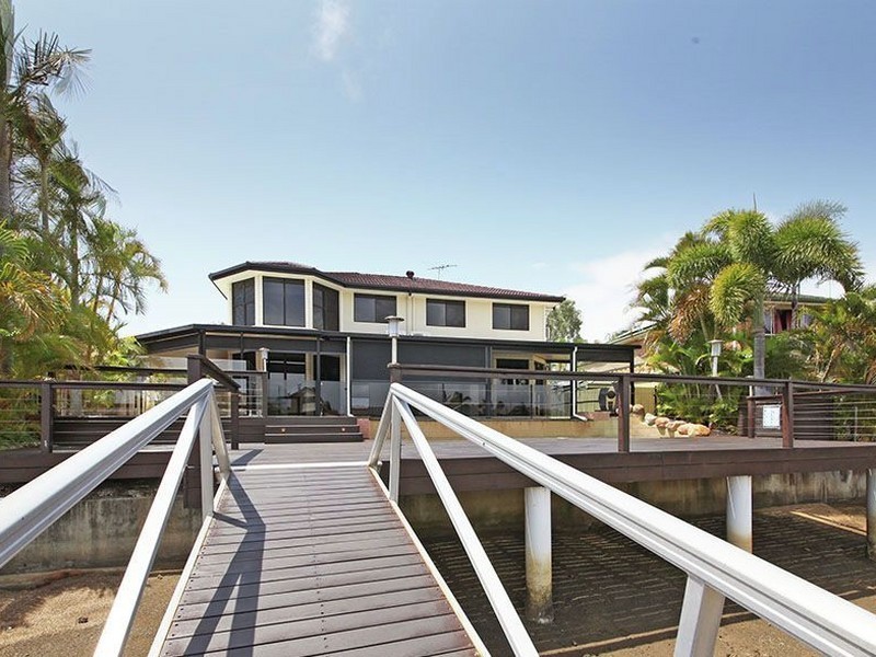 9 Reliance Court, Newport QLD 4020