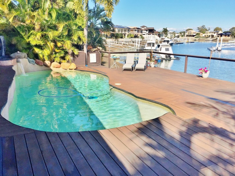 9 Reliance Court, Newport QLD 4020