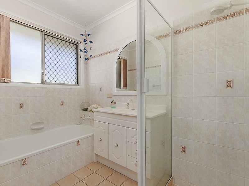 4 Wittacombe Street, Chermside West QLD 4032