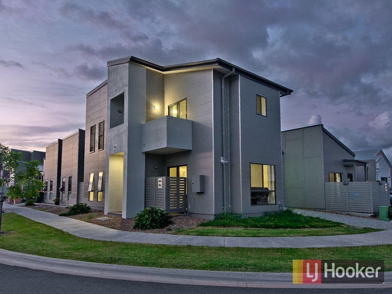 22 Blue Mountains Crescent, Fitzgibbon QLD 4018