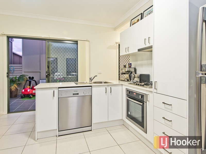 22 Blue Mountains Crescent, Fitzgibbon QLD 4018