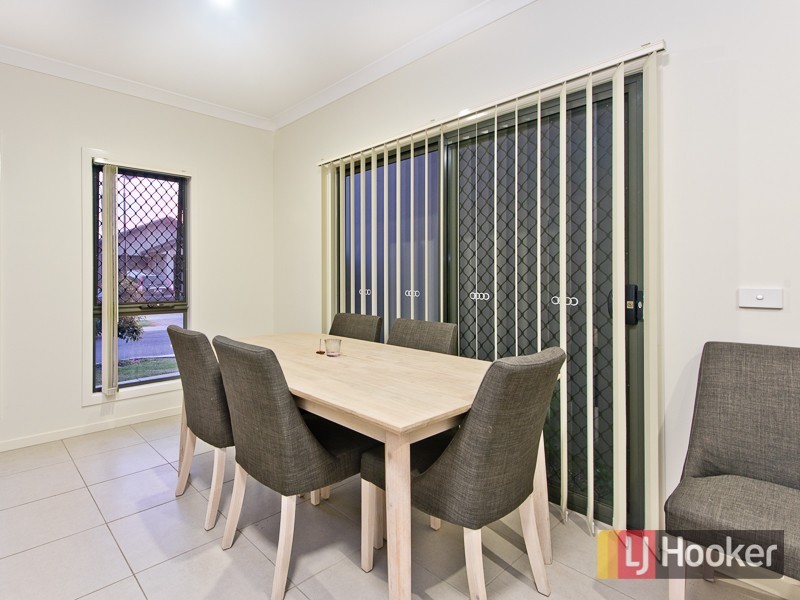 22 Blue Mountains Crescent, Fitzgibbon QLD 4018