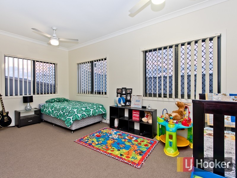 22 Blue Mountains Crescent, Fitzgibbon QLD 4018