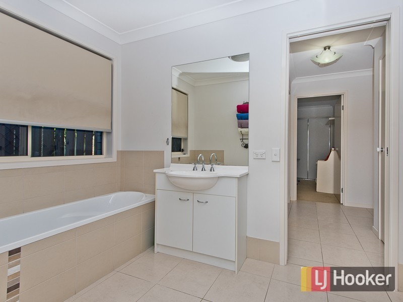 76 Diamantina Crescent, Fitzgibbon QLD 4018