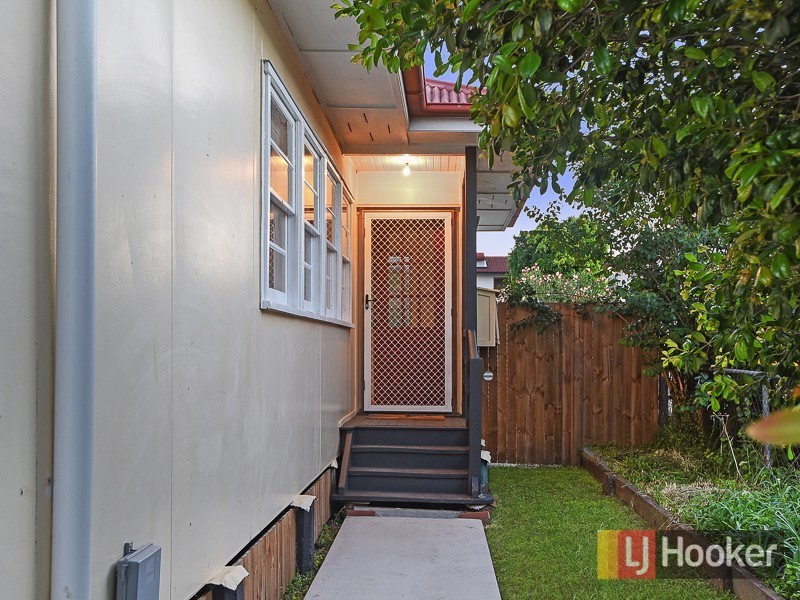 98 Crowley Street, Zillmere QLD 4034