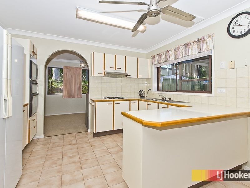 1 Charmaine Ct, Albany Creek QLD 4035