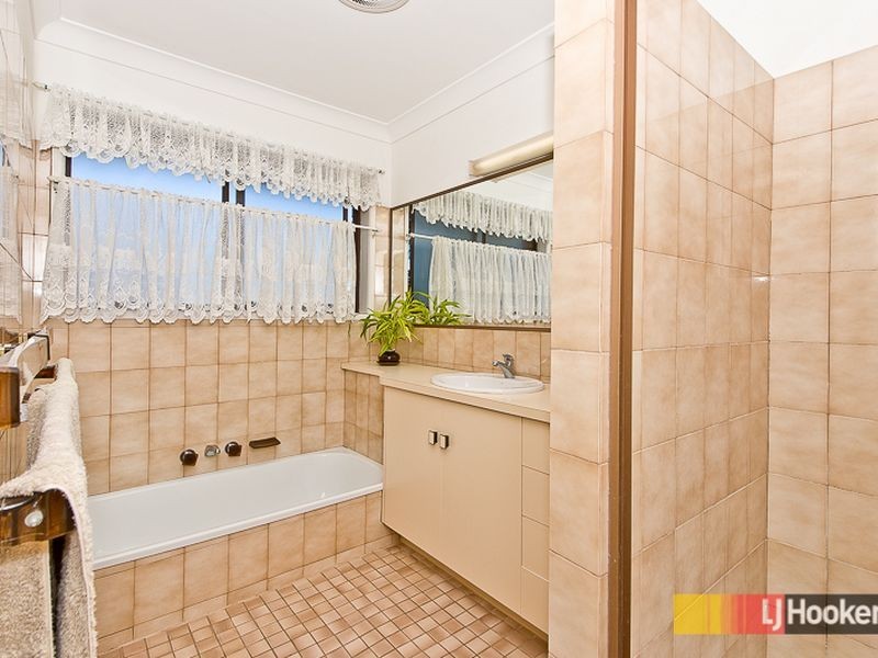 1 Charmaine Ct, Albany Creek QLD 4035