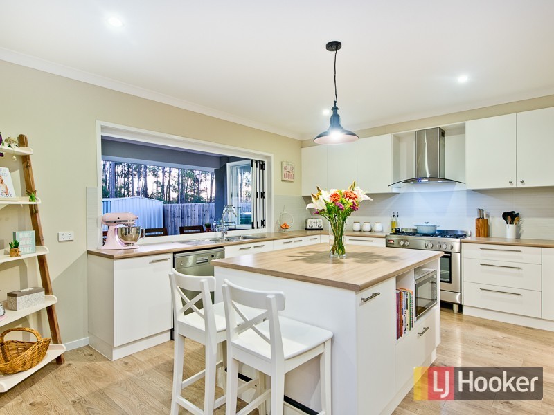 7 Hinton Crescent, Mango Hill QLD 4509